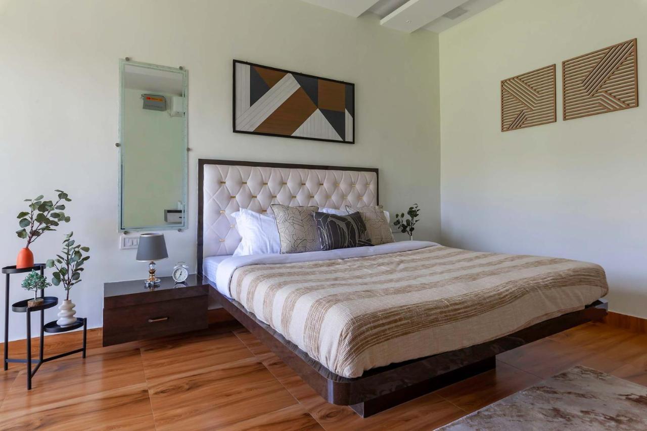 Natures Odyssey By Stayvista - Amidst Lush Greenery With Outdoor Pool And Indoor Activities Chinchavli Εξωτερικό φωτογραφία
